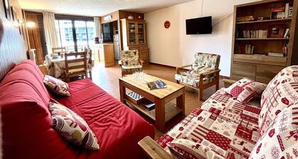 Spacious 3-Room Apartment, Sleeps 8, Near Slopes and Shops, Vars Les Claux
