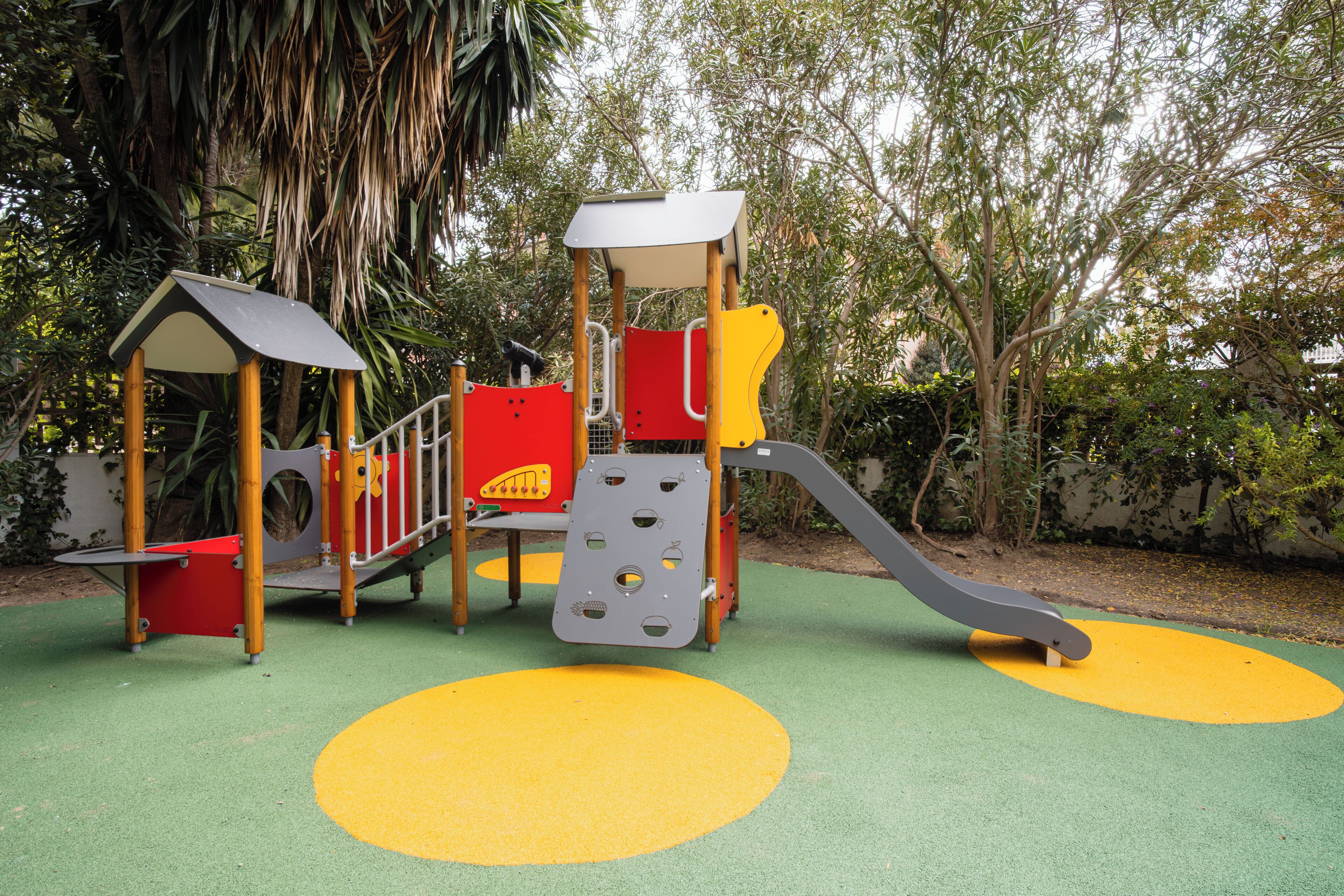 children’s play area – outdoor