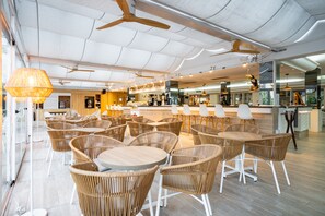 Bar-cafetería