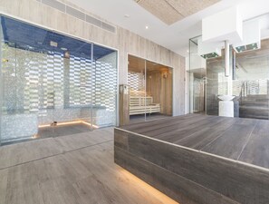 Body treatments, body scrubs, facials, manicures and pedicures, massages - Bahia de Alcudia Hotel & Spa (Alcúdia)