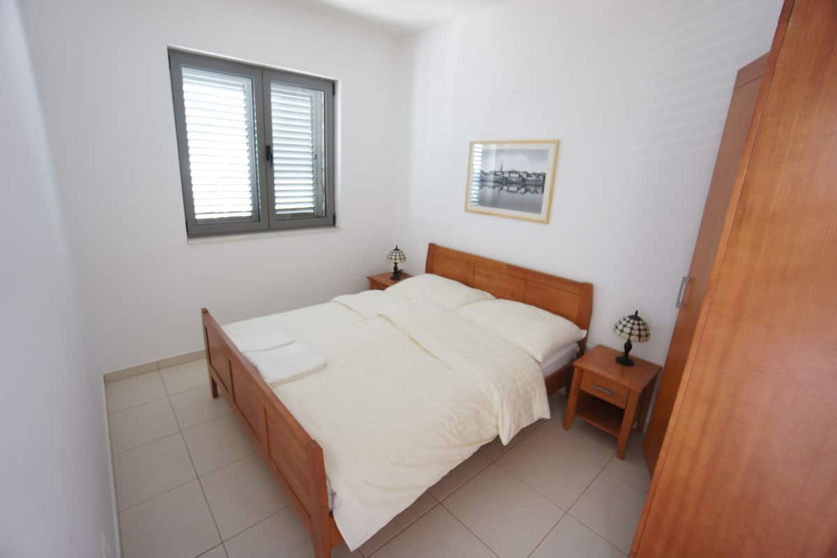Apartment, 1 Bedroom | In-room safe, iron/ironing board, WiFi (free), bed sheets