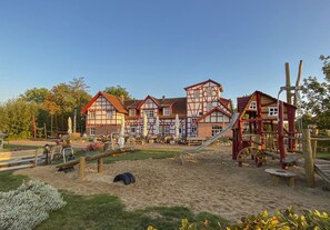 Children's play area - outdoor - Hotel Restaurant Mühlenhof Bosse (Dachwig)