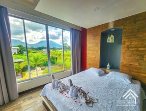 4 quartos, Wi-Fi de cortesia, roupa de cama