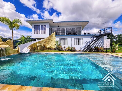 Majestic Arenal House - Private Pool, WIFI, A / C