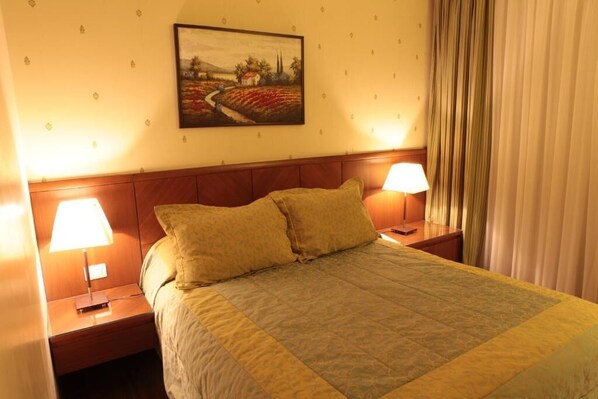 Deluxe-Doppelzimmer | 2 Schlafzimmer, Zimmersafe, Schreibtisch, schallisolierte Zimmer