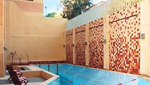 Kolam renang outdoor