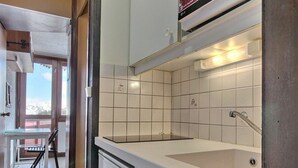 Uklassifisert bilde, 3 av 12, knapp