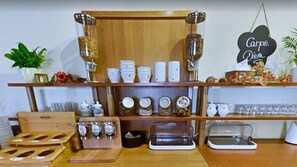 Esmorzar diari d'estil bufet gratuït 