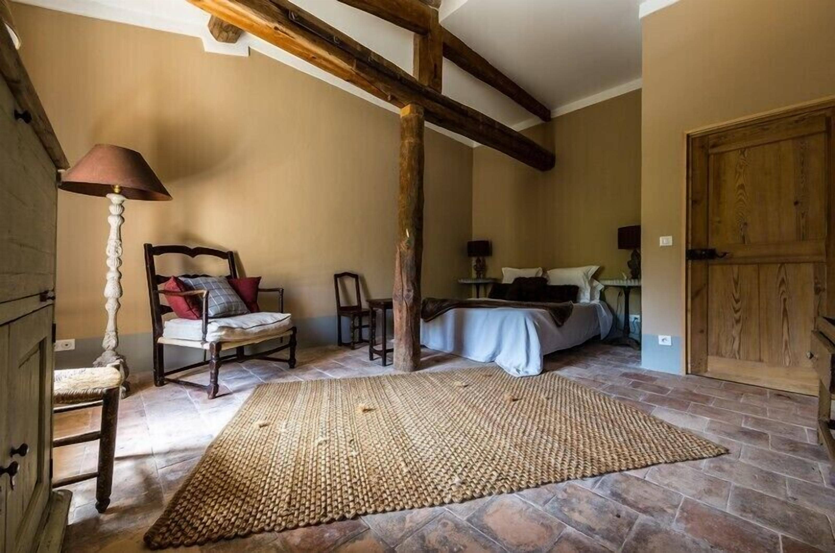 Habitación doble superior (Les Grands Espaces) | Decoración personalizada, muebles diferentes y wifi gratis 