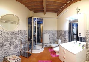 Bathroom - Attico sulla Torre (Pisa)