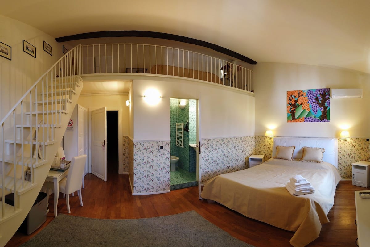 Superior Double Room | 1 bedroom, desk, cribs/infant beds, free WiFi