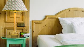 Standard Double Room | Hypo-allergenic bedding, minibar, in-room safe, desk