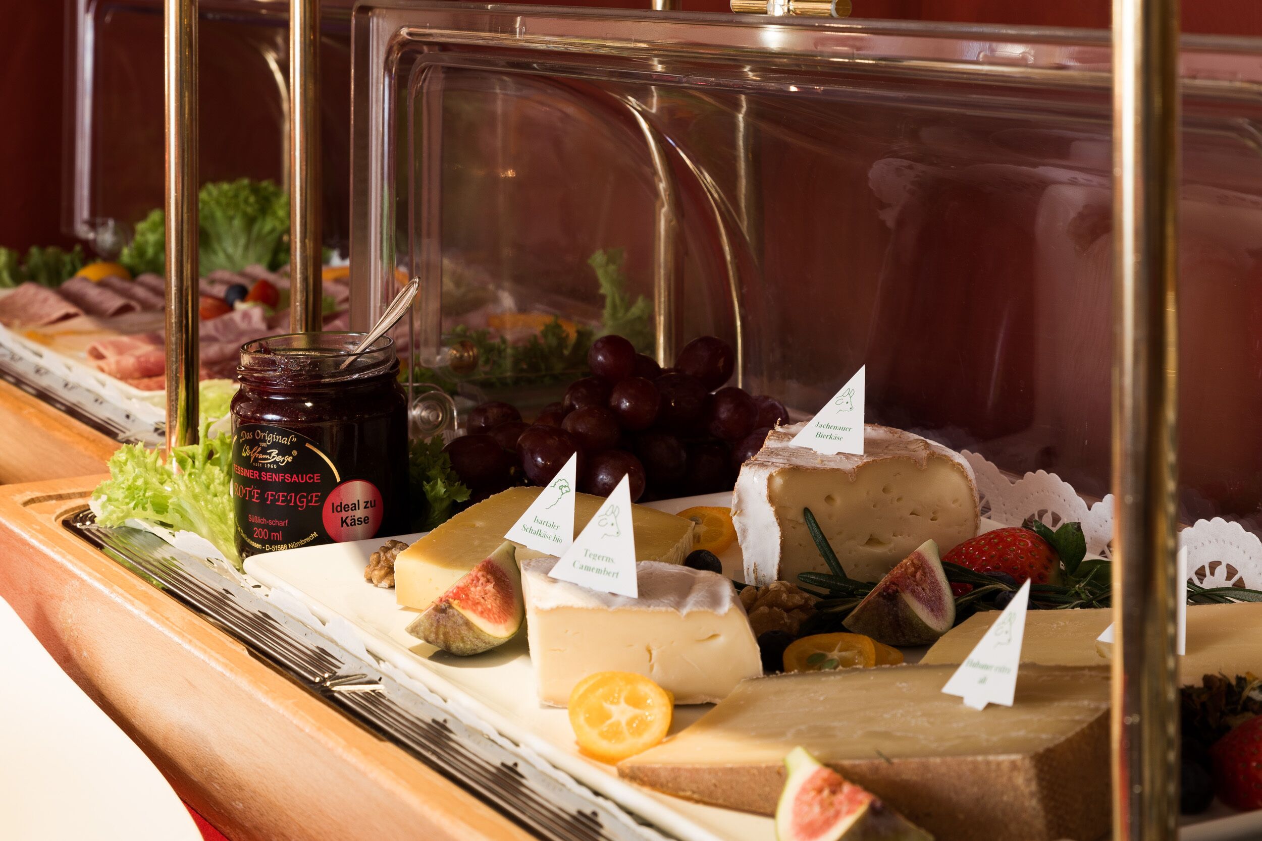 daily buffet breakfast (eur 19 per person)