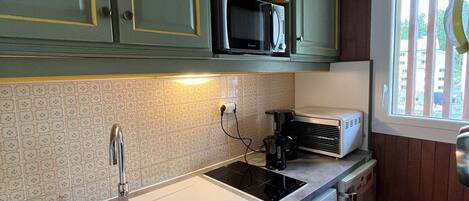 Refrigerador, microondas, parrilla de estufa y lavavajillas