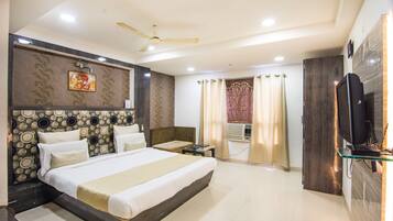 Executive Room | Egyptian cotton sheets, premium bedding, down comforters