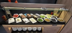 Free daily buffet breakfast  - Izz Otel (Ankara)