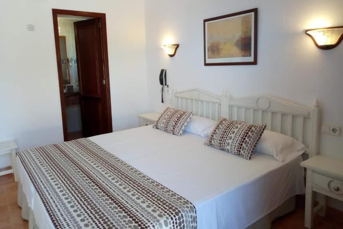 1 bedroom, minibar, desk, blackout curtains