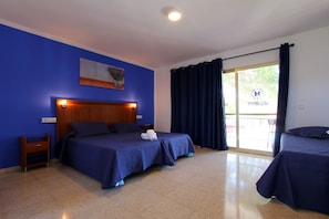 Cubrecamas, cortinas blackout y ropa de cama 