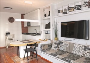TV - Vulcano Apartment Lanzarote (Costa Teguise)