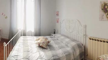 Quarto casal, suíte | Wi-Fi de cortesia, roupa de cama