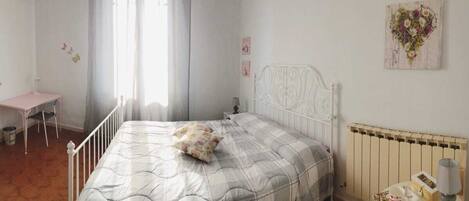 Double Room, Ensuite | Free WiFi, bed sheets