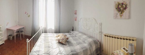 Double Room, Ensuite | Free WiFi, bed sheets - B&B Le Cascine (Pisa)
