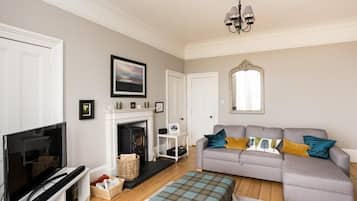 Apartment | Living area | Flat-screen TV, fireplace, DVD player