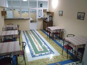 Free daily continental breakfast - Safar Hotel (Tashkent)