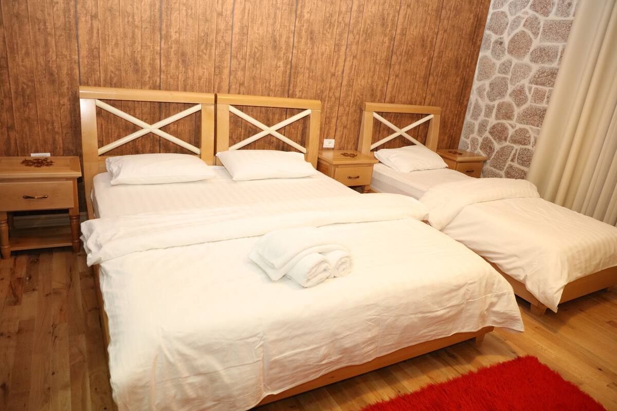 Phòng 3 | Bàn, truy cập Internet không dây miễn phí, bộ trải giường