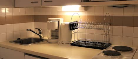 冷蔵庫、電子レンジ、コンロ、食器洗い機