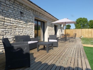 تناول الطعام بالخارج