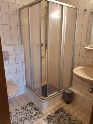 Studio (Nr. 205, incl. 25 EUR Cleaning Fee) | Dusche im Bad