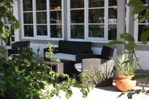 Terrace/patio - Hotel Haus Kranich (Ostseebad Prerow)