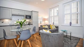 Deluxe Apartment | Private kitchen