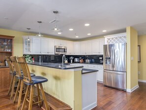 Microwave, dishwasher