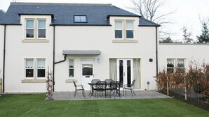 Front of property - Baobab (Gullane)