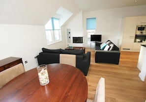 Huoneisto | Oleskelualue | Taulutelevisio