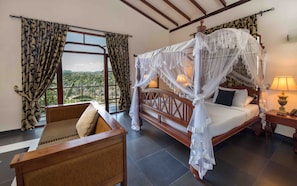 Superior Double Room, 1 King Bed, Mountain View | In-room safe, individually decorated, individually furnished, desk