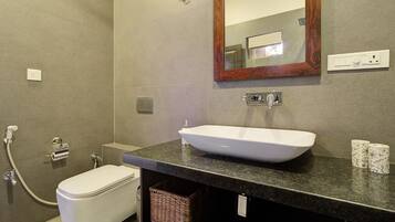 Villa | Bathroom | Shower, towels
