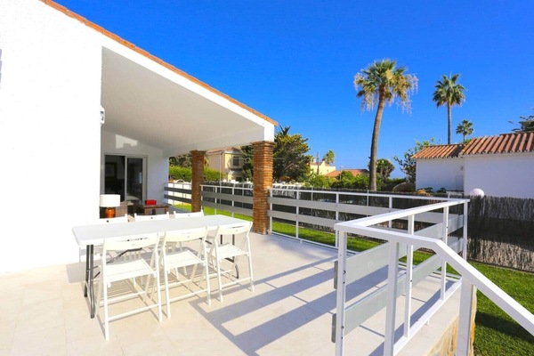 VILLA LUNA Beach Premium House Rincón de la Victoria Málaga HOMINGBOOK