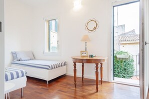 3 bedrooms, iron/ironing board, WiFi