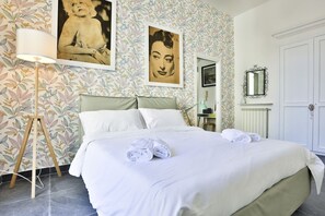 2 habitaciones, tabla de planchar con plancha, wifi y ropa de cama