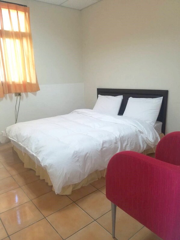 ファミリー ダブルルーム | 遮光カーテン、ベッドシーツ