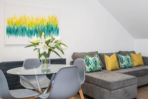 Deluxe Apartment | Living area
