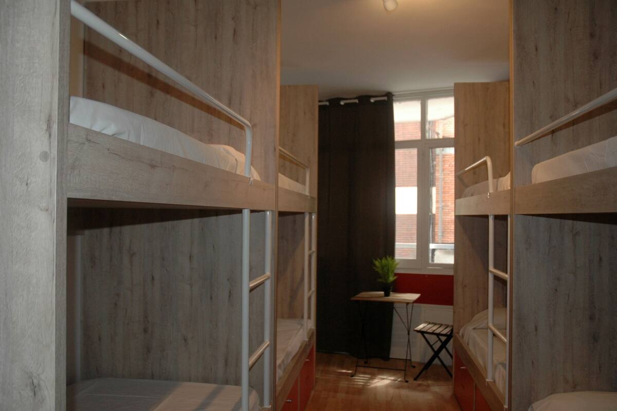 Shared Dormitory, Mixed Dorm (1 bed in a 8-Bed Dormitory Room) | Soundproofing, WiFi (free), bed sheets