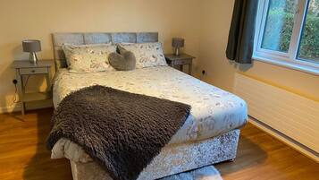 Family House, 3 Bedrooms | 3 bedrooms, iron/ironing board, free WiFi, bed sheets