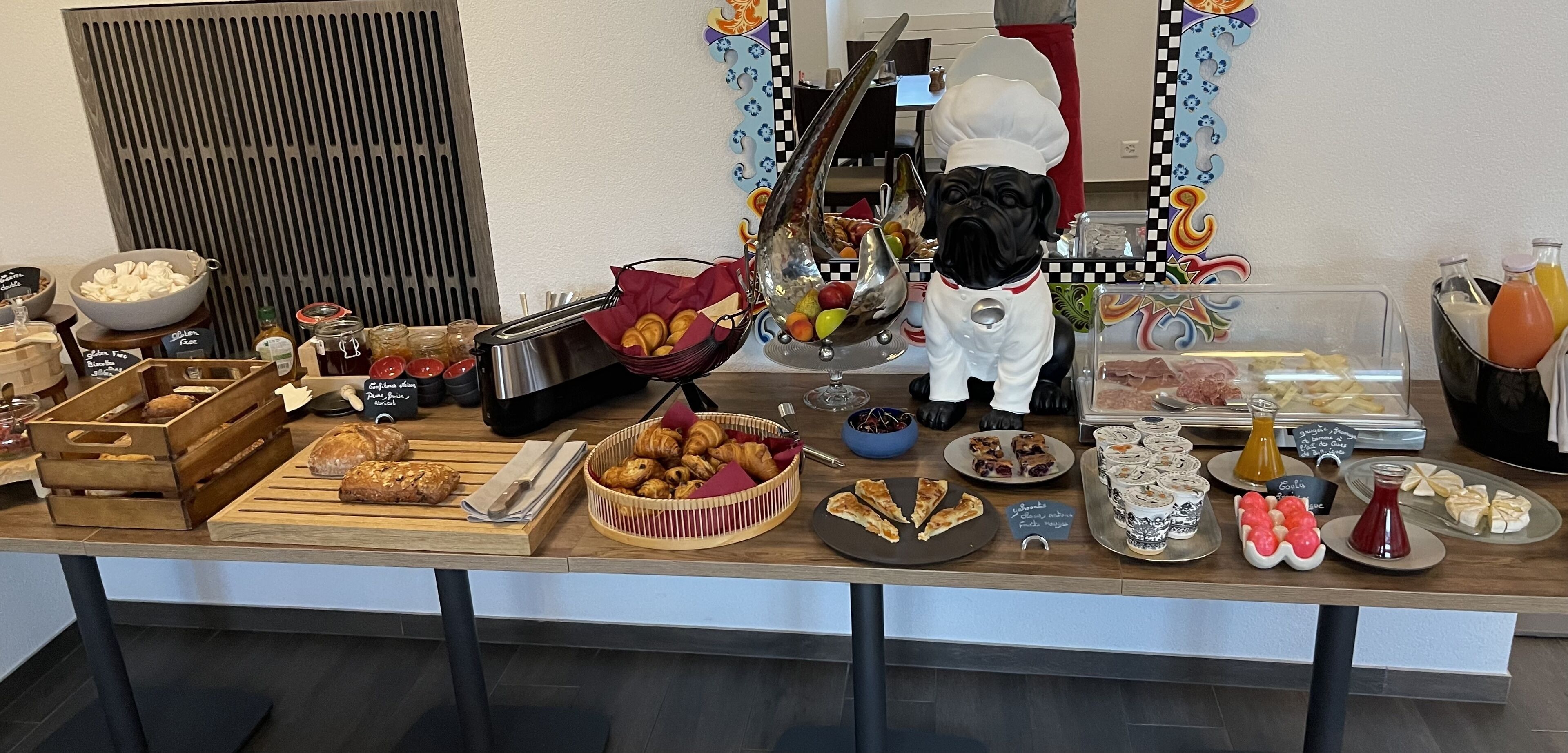 Desayuno buffet todos los días (con cargo)