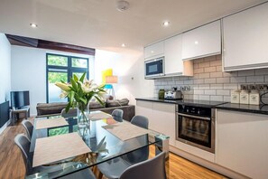 Deluxe Apartment | Private kitchen | Fridge, microwave, oven, dishwasher - The Wolsey at 52 Old Elvet (Durham)