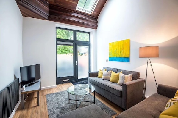 Deluxe Apartment | 2 bedrooms, free WiFi, bed sheets