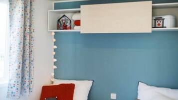 Mobile Home | 2 bedrooms, hypo-allergenic bedding, individually decorated